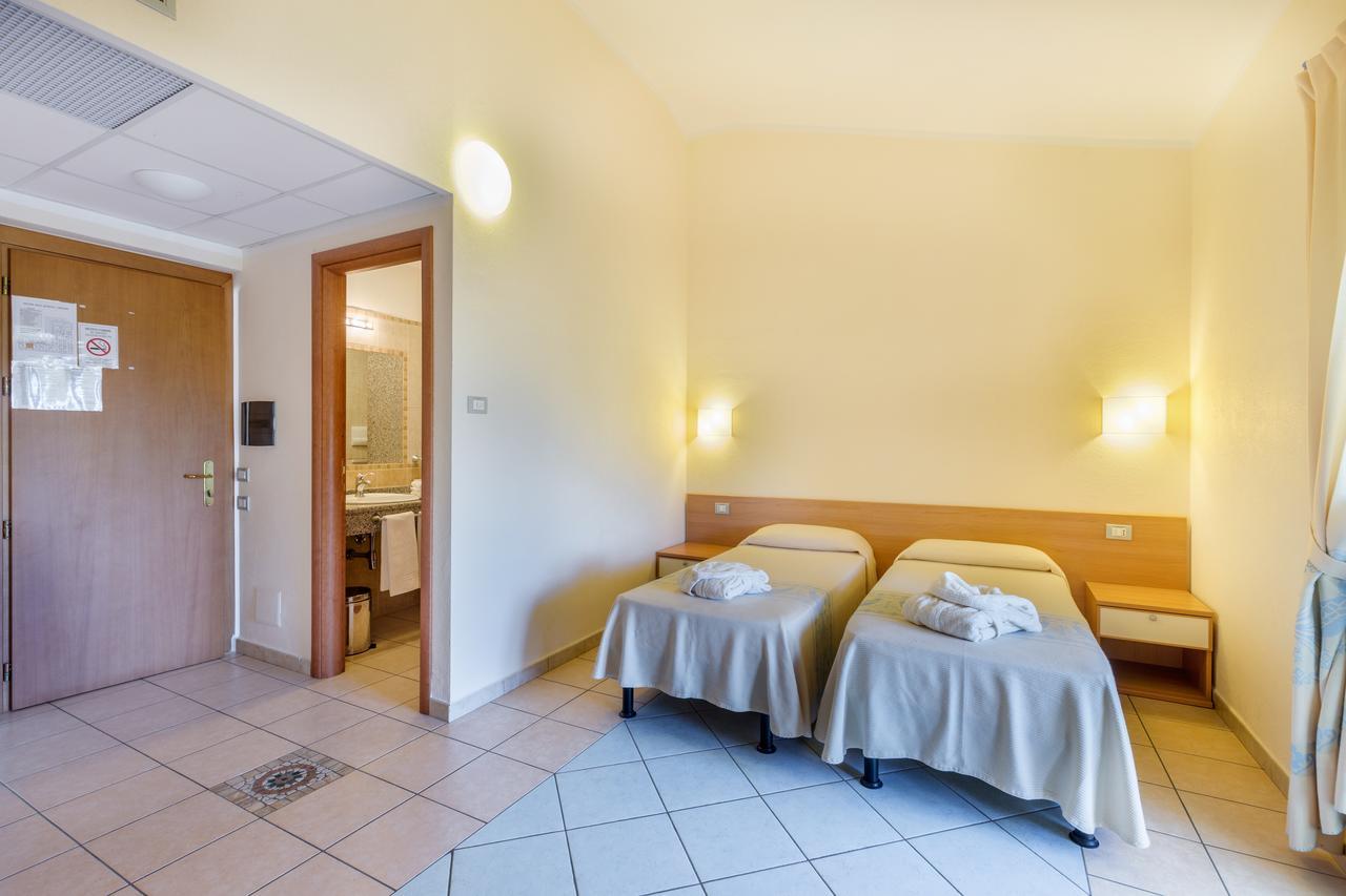 Hotel Baia Marina Orosei Esterno foto