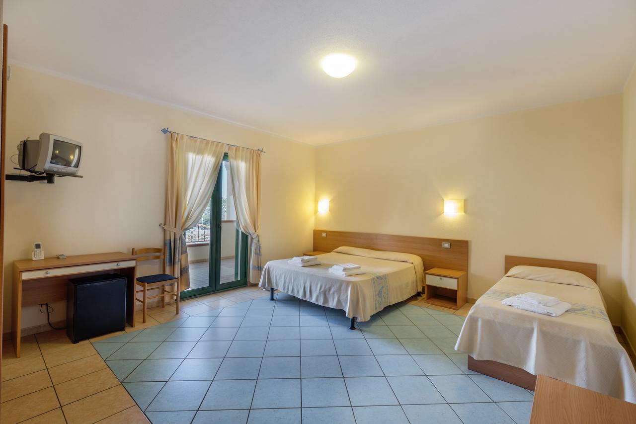 Hotel Baia Marina Orosei Esterno foto