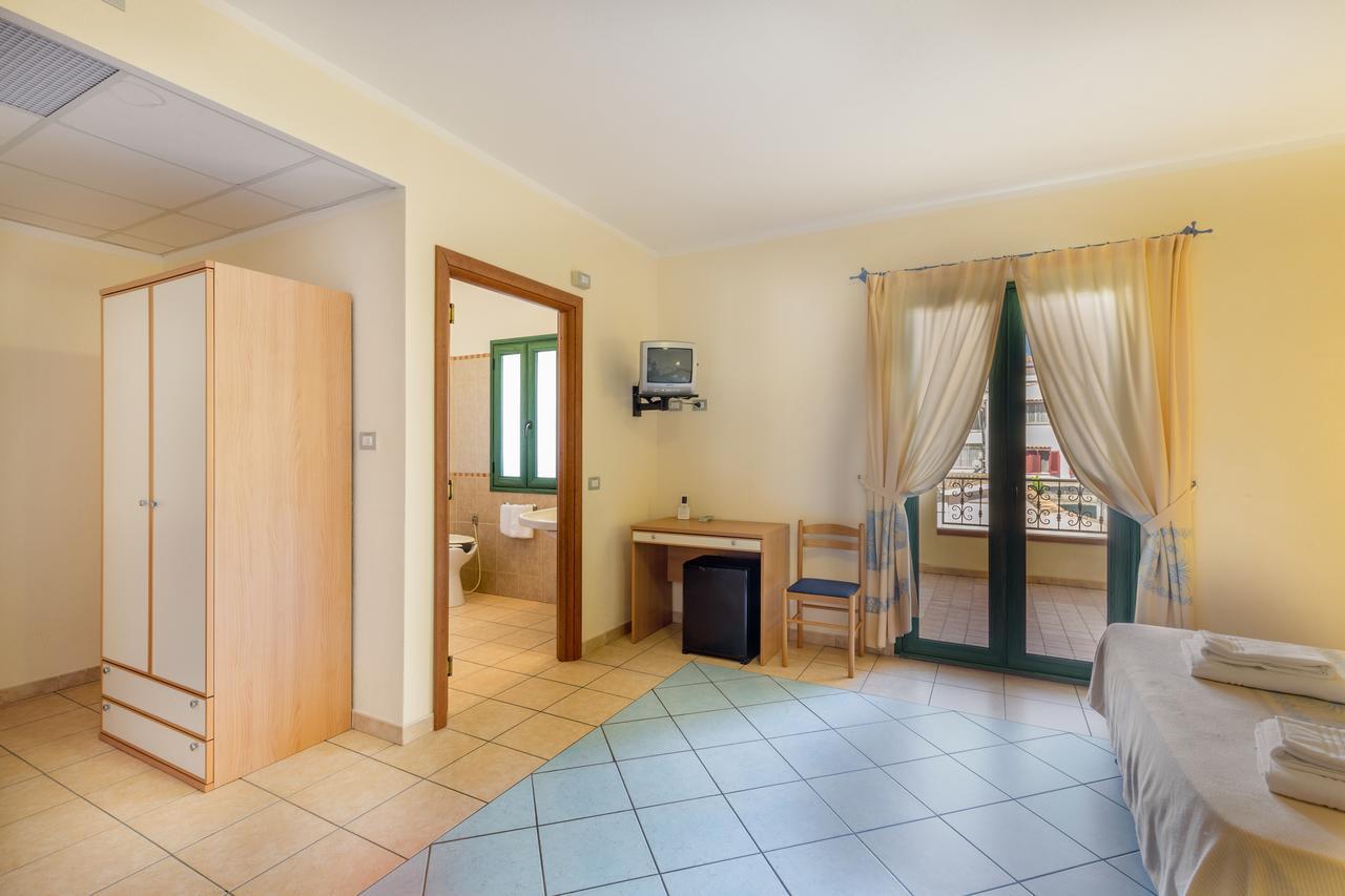 Hotel Baia Marina Orosei Esterno foto
